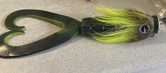 VMC Mustache Rig Chartreuse goudvoorn